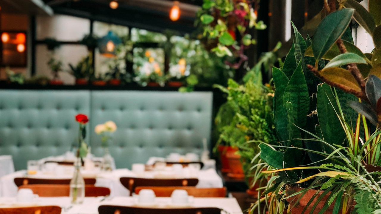 Restoranlarda Masa Rezervasyon ve Sıra Bekleme (Waitlist) Yönetimi: Kapıdaki Müşteri Kaybına Son