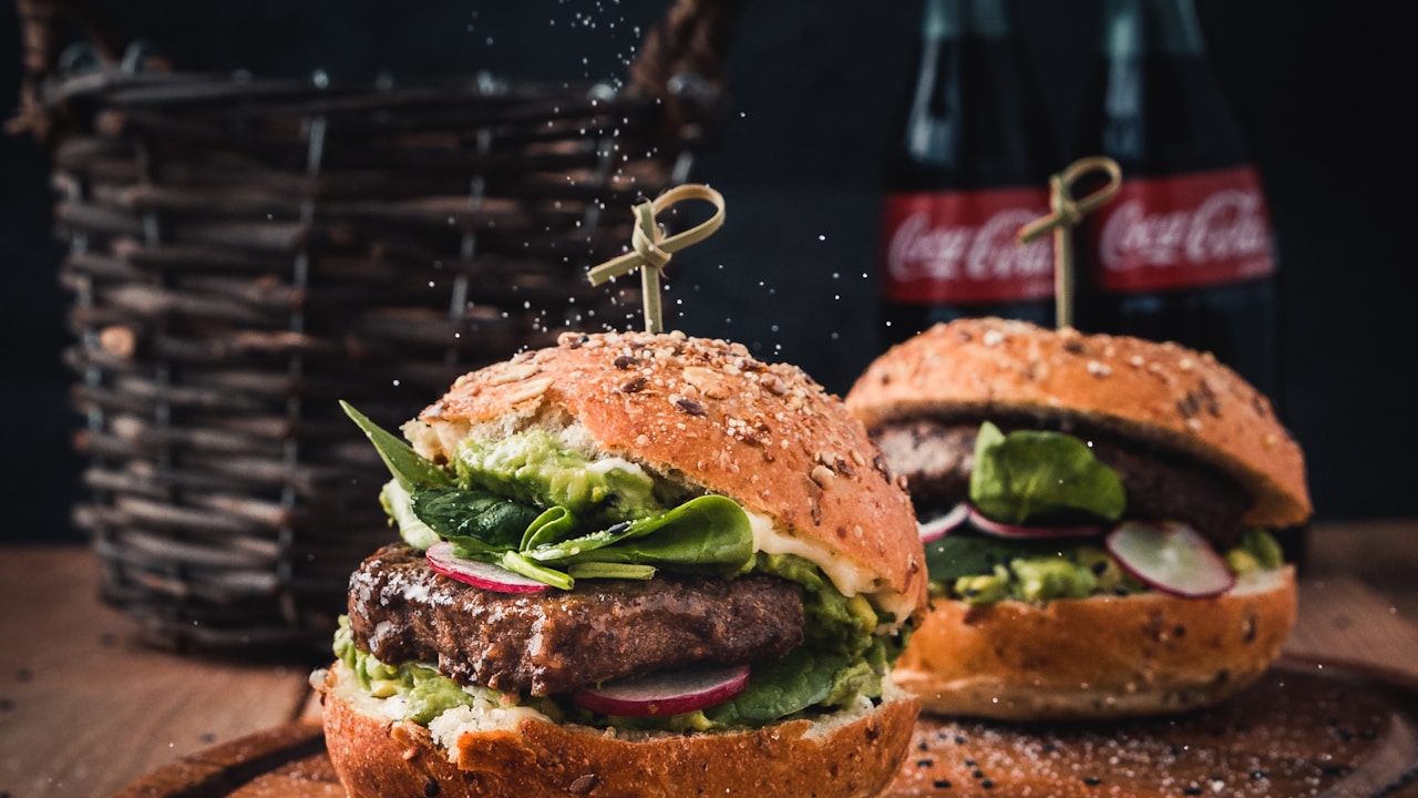 Fast-Food, Büfe ve Paket Dönerciler İçin Yıldırım Hızında Satış Sistemi: Barkod Okuyucu ve Çift Ekranlı POS
